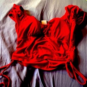 red shoulder puffed tie crop top